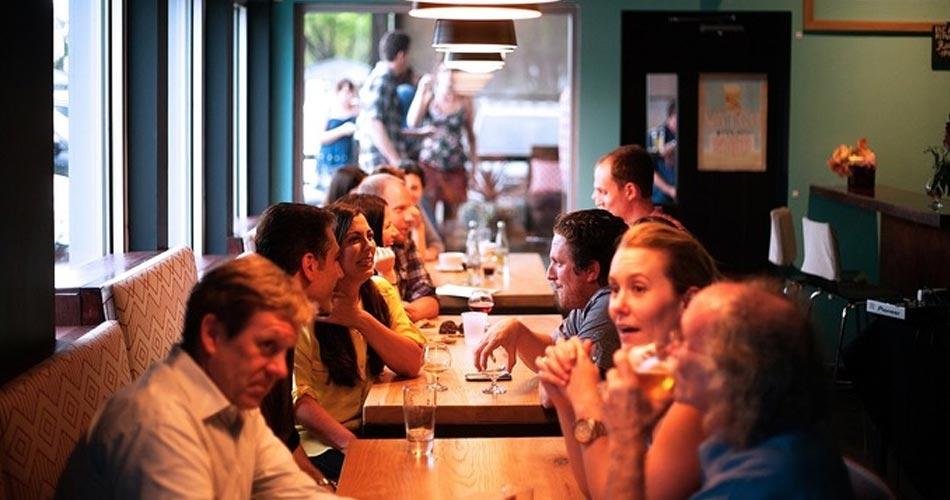 Meet New People with 3 Apps Designed for Meetups