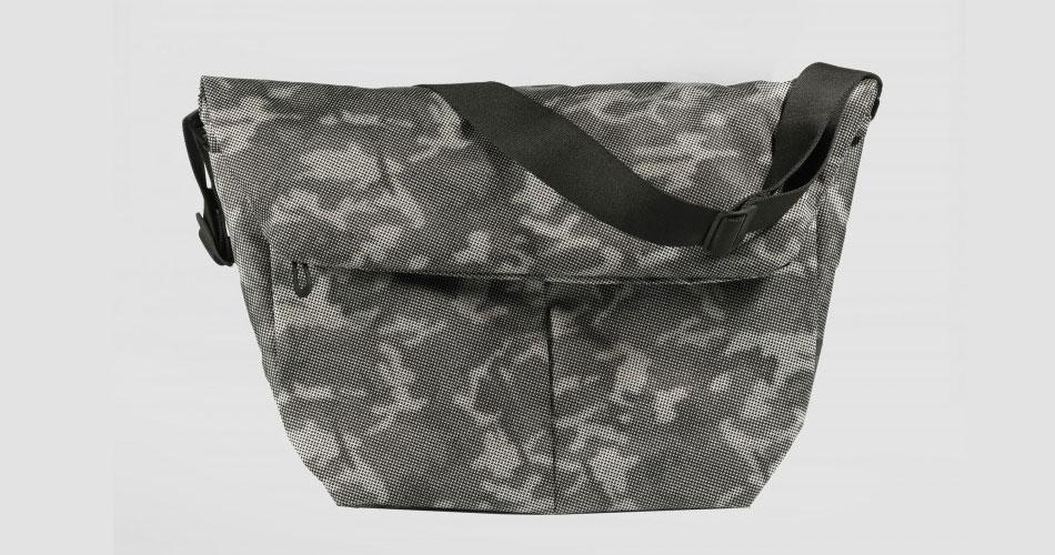 Tablets and Laptops Are on a Shopping Spree for Cote & Ciel Bag